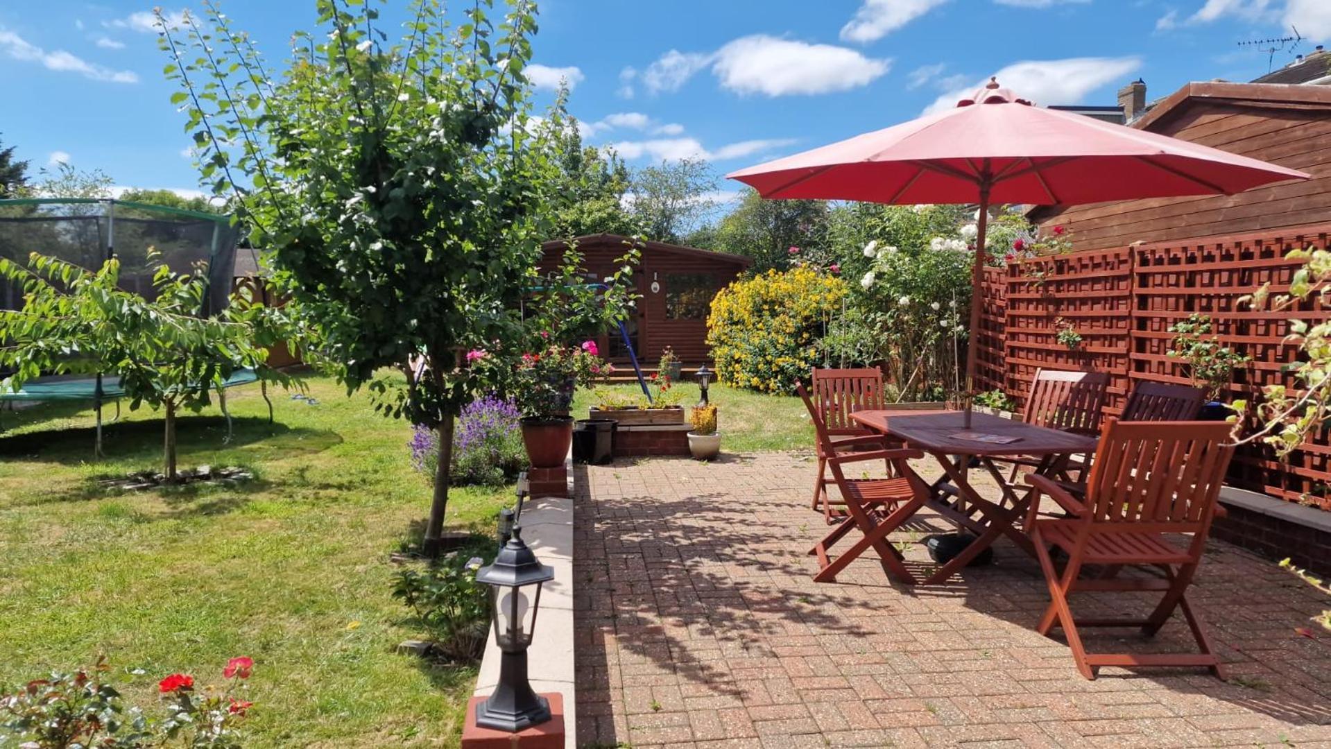 Studio Flat On Straight Road, Harold Hill, Havering ภายนอก รูปภาพ